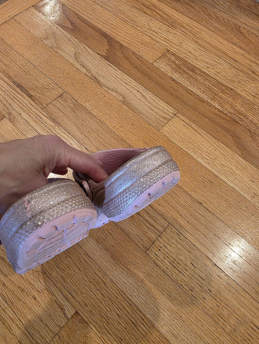 Crocs With Jibbits - Picture 4 of 8